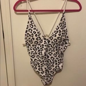 Leo rod sexy one piece swimsuit